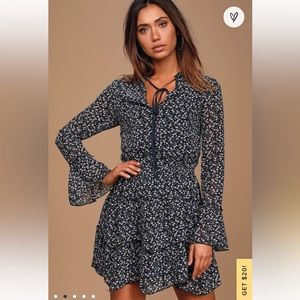 Lulus Floral long sleeve ruffled dress XS